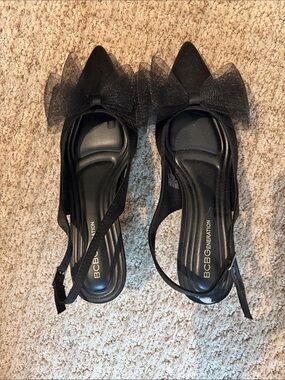 BCBGeneration Black Pointed Toe Tulle Bow Slingback Flats